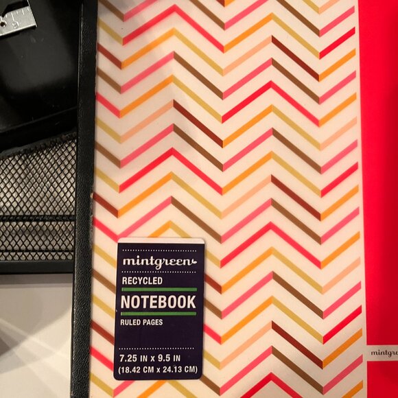 Office Supplies (Mixed Lot - 4 Lined‎ Notebooks, Hole Puncher, Organizing Items) - Picture 9 of 13